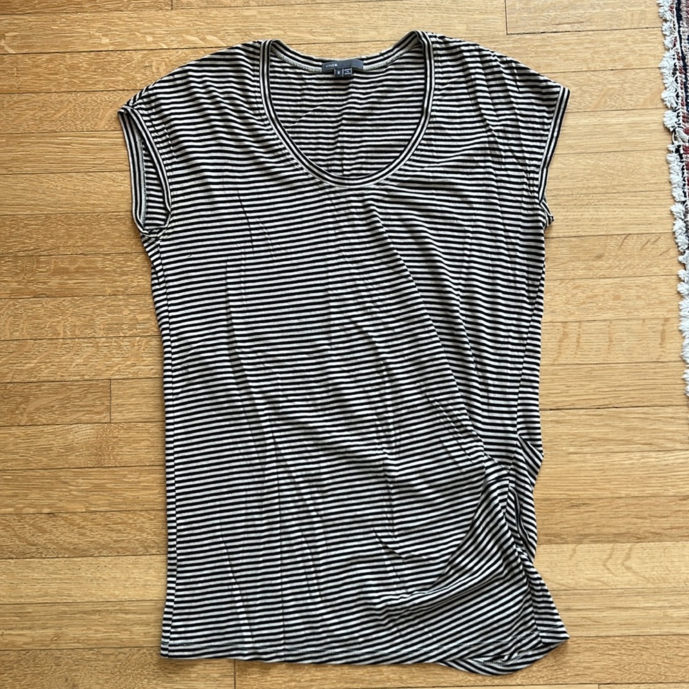 VINCE. striped tee size small black and beige 50% pima cotton 50% modal